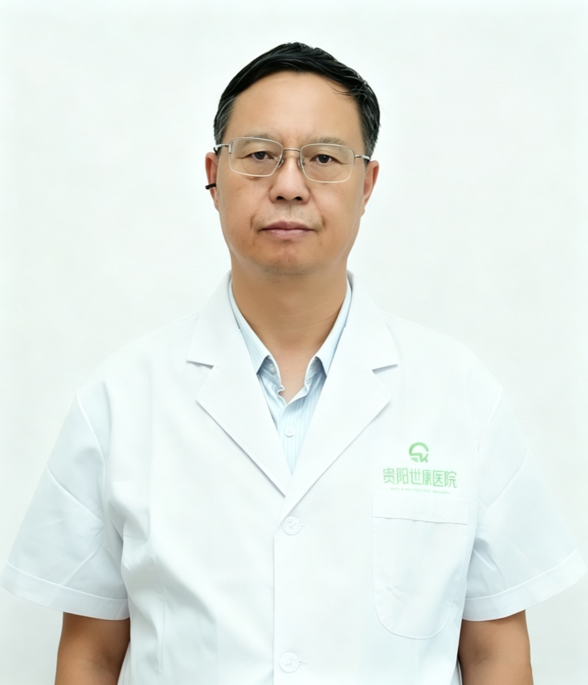 何坚医生形象照