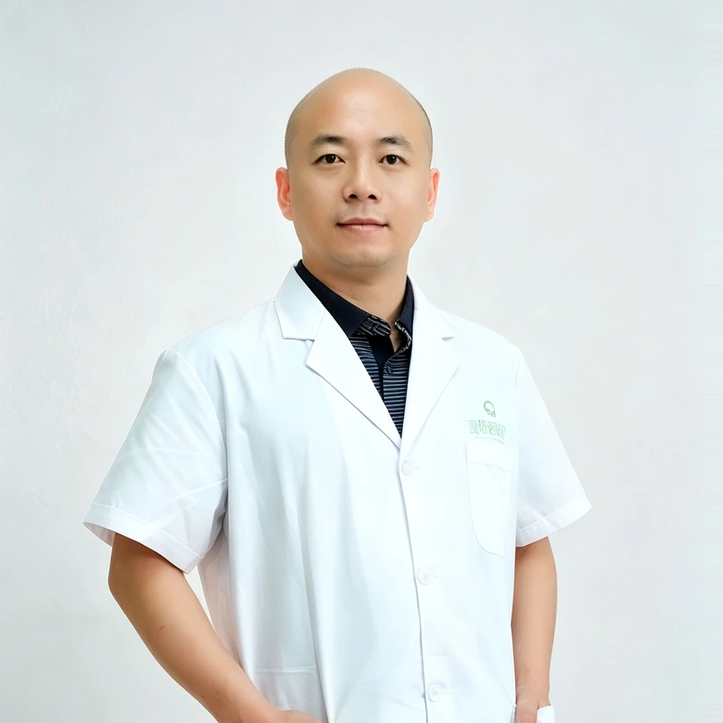 张亚军医生形象照